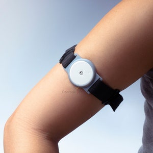 Freestyle Libre Sensor Armband for Protecting your Sensor.  The alternative to Patches or Stickers. Many Colours with Black Strap.