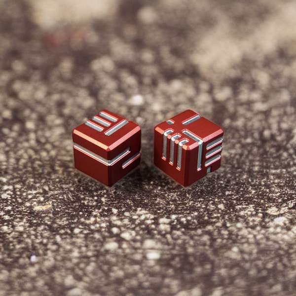 Lot de 2 dés AKO en aluminium rouge - "Another Kind Of' Dice - Design unique en métal