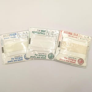 Perlfäden weiss mit ein und zwei Nadeln zum Knüpfen von Perl/ Endlosketten, Malas DIY, High Performance, Nylonpower, Perlseide, Griffin