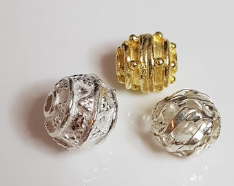 diverse tussenstukken, decoratieve bolletjes in echt zilver en verguld zilver voor doe-het-zelf sieraden, mala’s etc