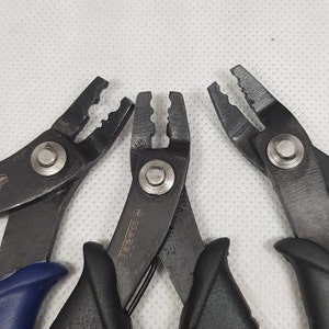 Crimping pliers, in 3 variations for small, medium and large crimps, squeeze tubes