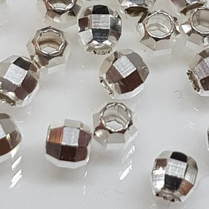 Kleine mini Kugeln, 925er Silber, 2 mm, 3mm und 4mm fascettiert, silberne Zwischenteile, Abstandhalter mit hübschem Glitzereffekt