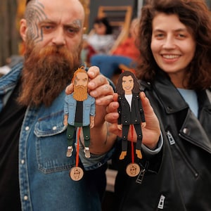 Marionetas personalizadas, adornos navideños personalizados, bolas navideñas, primera Navidad juntos, muñeco de acción de madera a partir de una foto, figura de anime