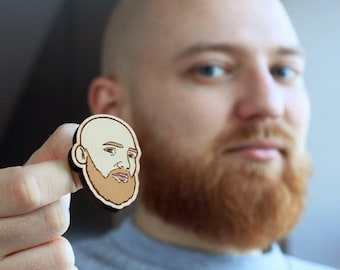 Boyfriend portrait pin - wooden custom pin based on the photo  (brooch, keychain, magnet)