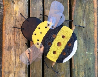 Luxury Bee Hotel For Your Garden (Hand-Made from Recycled Materials) (White-Tailed Bumblebee)