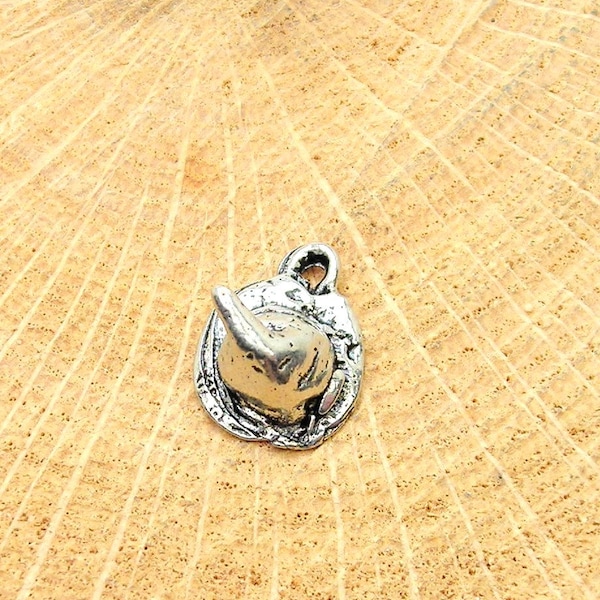 Little witch hat charm