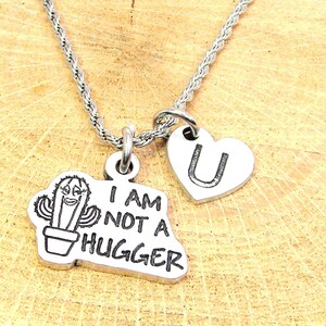 No soy un cactus abrazador con corazón inicial collar de cuerda de acero inoxidable
