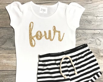 Four Cursive Birthday Outfit 4 anni - 4th Birthday Outfit Girl - Camicia a maniche corte a sbuffo glitter oro + pantaloncini a righe nere - Camicia di compleanno