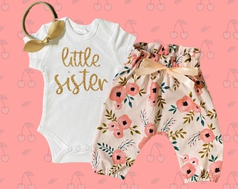 Little Sister Outfit - Newborn Coming Home Outfit Baby Girl - Gold Glitter Little Sister Bodysuit + High Waisted Pink Floral Pants + Bow