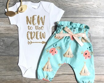 New To The Crew Newborn Take Home Outfit - Bodysuit + High Waisted Mint Teepee Pants + Bow - Photo Shoot / Coming Home Outfit Baby Girl
