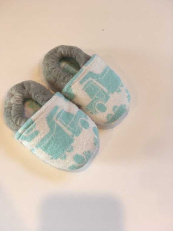 baby shoes that stay on