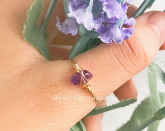 Gold Amethyst Ring, Raw Crystal Ring, Handmade Wire Ring, Minimalist Ring, Crystal Stacking Ring, Handmade, February Birthstone Ring, Chic