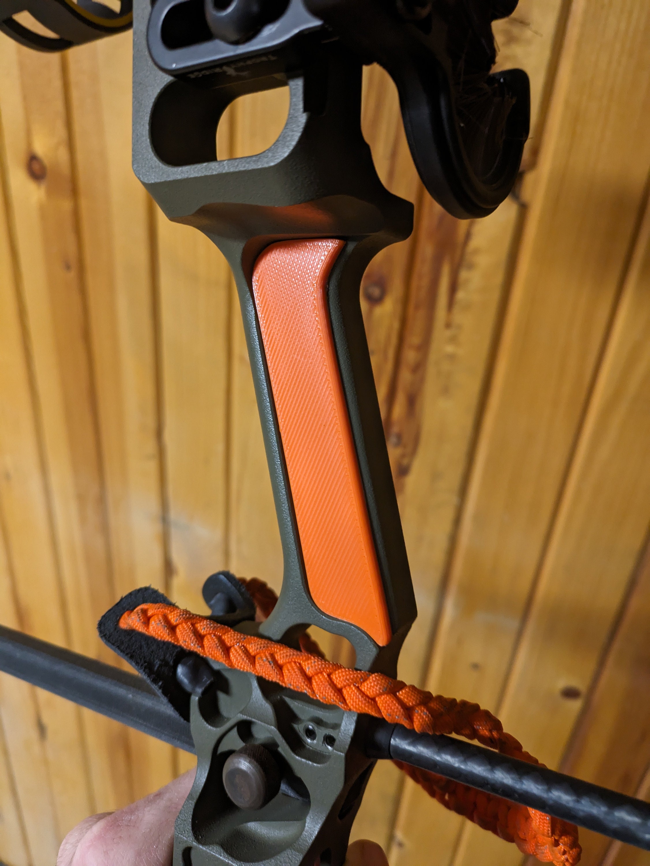 Compound Bow Grip Side Plates - Compatible with Mathews Bows