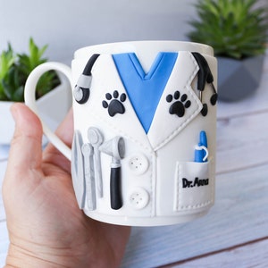 Vet mug, Veterinarian gift mug with personalized, foot print gift, Veterinary, Veterinarian