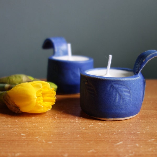 Candele in gres blu cobalto con cera di soia e manico Sidekick - Portacandele realizzato a mano