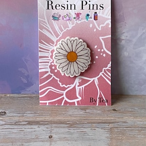 Handmade Daisy Resin Pin: Cottagecore Floral Brooch