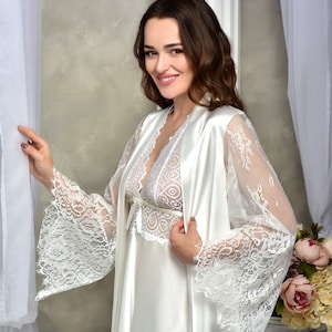 Licht Elfenbein peignoir set Braut Dessous Hochzeitsnacht Brautpartygeschenk für Tochter Satin Nachthemd und Kimono Robe Set Lace Robe Frauen