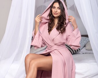 Abito da damigella d'onore in lino rosa Abito kimono lungo boudoir Vestaglia con cappuccio in lino Accappatoio spa donna Moglie regalo di Natale