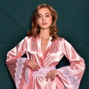 Pink satin kimono bridesmaid robe Bridal robe for bride Gift for maid of honor Bachelorette party robes women Short wedding robe