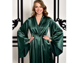 Green short bridesmaid robe Green wedding kimono robe Plain satin bridal robe Bachelorette party robe for maid of honor