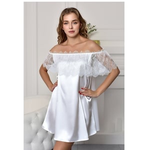 White flared satin lace peignoir Sexy honeymoon lingerie for bride Short bell-bottom bridal nightgown Maternity photoshoot peignoir