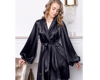Black satin bridesmaid robe Short bridal puff sleeve dressing gown Gothic wedding kimono robe Bachelorette party robe for maid of honor