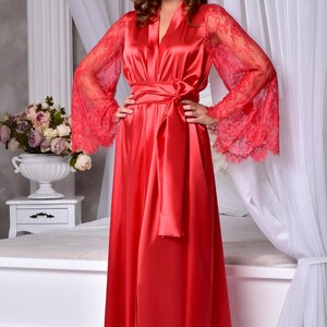 Gray long bridal robe Bridesmaid kimono robe Satin bridal dressing gown Long lace bridal robe Long robes for women Wedding robes Gray robe 7 with red sleeves