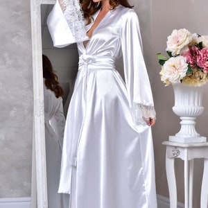 Green long satin bridal robe Maxi kimono robes for women Bridesmaid gift Floor length bride dressing gown Bridal shower gift for sister 1 with white lace