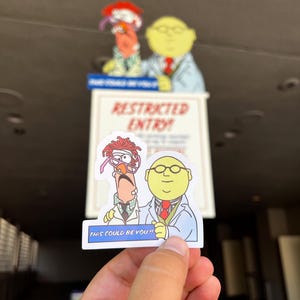 Handgezeichneter Muppet Vision 3D Dr. Honigtau und Becheraufkleber