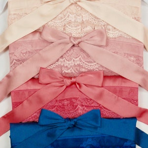 Set of 4 Bridesmaid Robes, Personalized Bridesmaid Robes, Lace Robes, Lace Bridal Robes, Bridesmaid Robes, Bride Robe, Custom Robes, Gifts