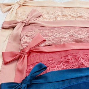 Set of 3 Lace Bridesmaid Robes, CUSTOM Personalized Robes, Getting Ready Robes, Wedding Robes, Bridal Shower Robes