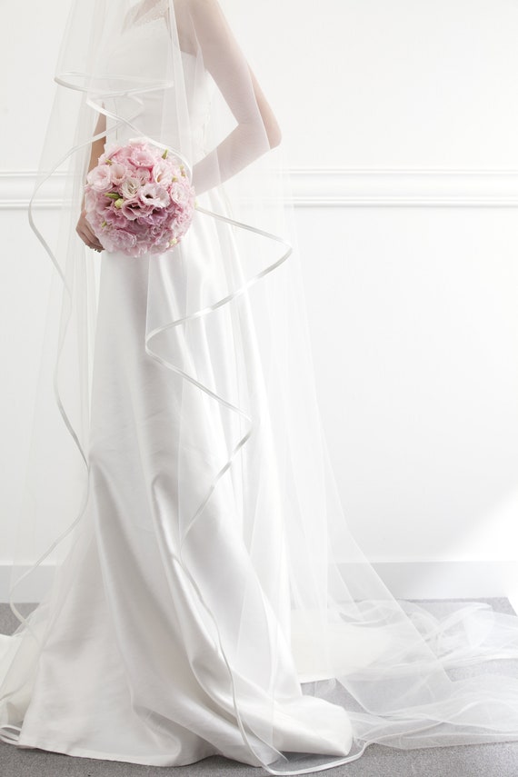 Satin Ribbon Drop Veil