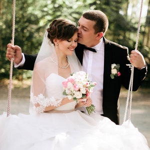 French Lace Drop Wedding Veil: Bridal Circle Veil with Comb