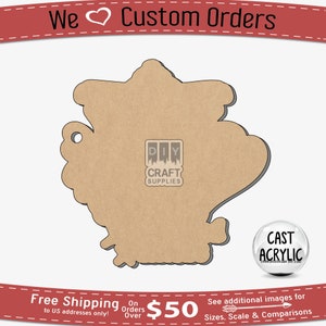 Op de afbeelding: Een bruine houten uitsnede van een theekopje met een handvat en een hartvorm aan de zijkant. De uitsnede is voor knutselen en is verkrijgbaar in verschillende maten. De afbeelding bevat ook de tekst "We ♥ Custom Orders" en "DIY Craft Supplies".