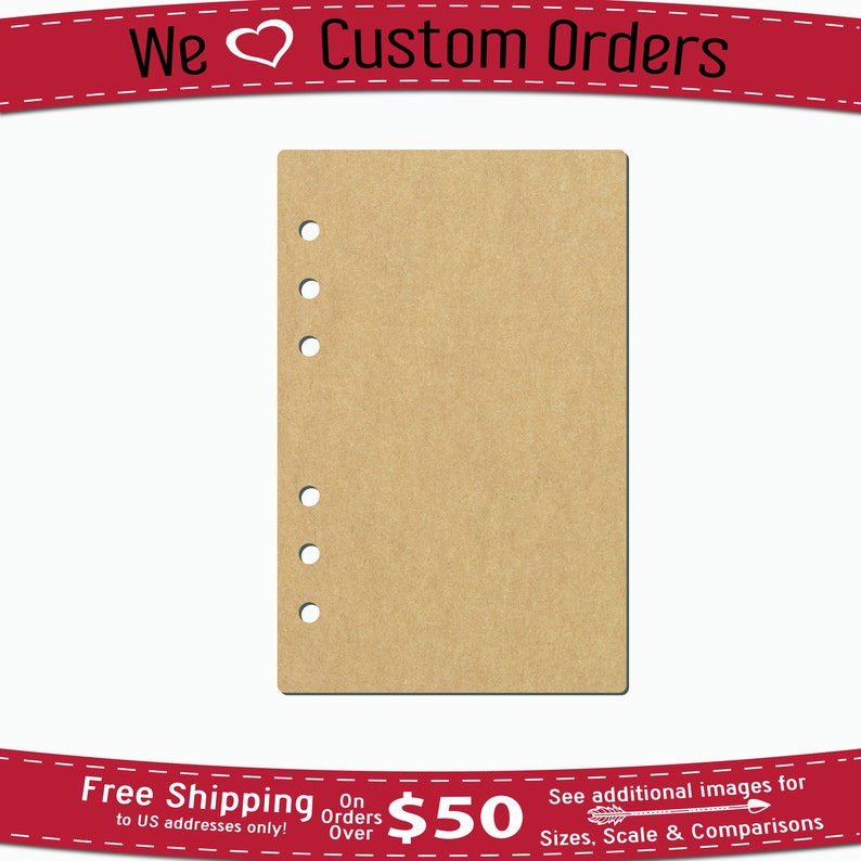 Puede incluir: Un cuaderno de papel kraft marr&oacute;n en blanco con seis agujeros espaciados uniformemente en el lado izquierdo. El cuaderno es adecuado para usar como planificador, diario o cuaderno de bocetos.