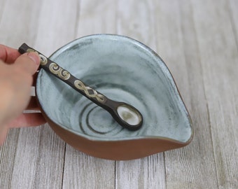 Pour Bowls