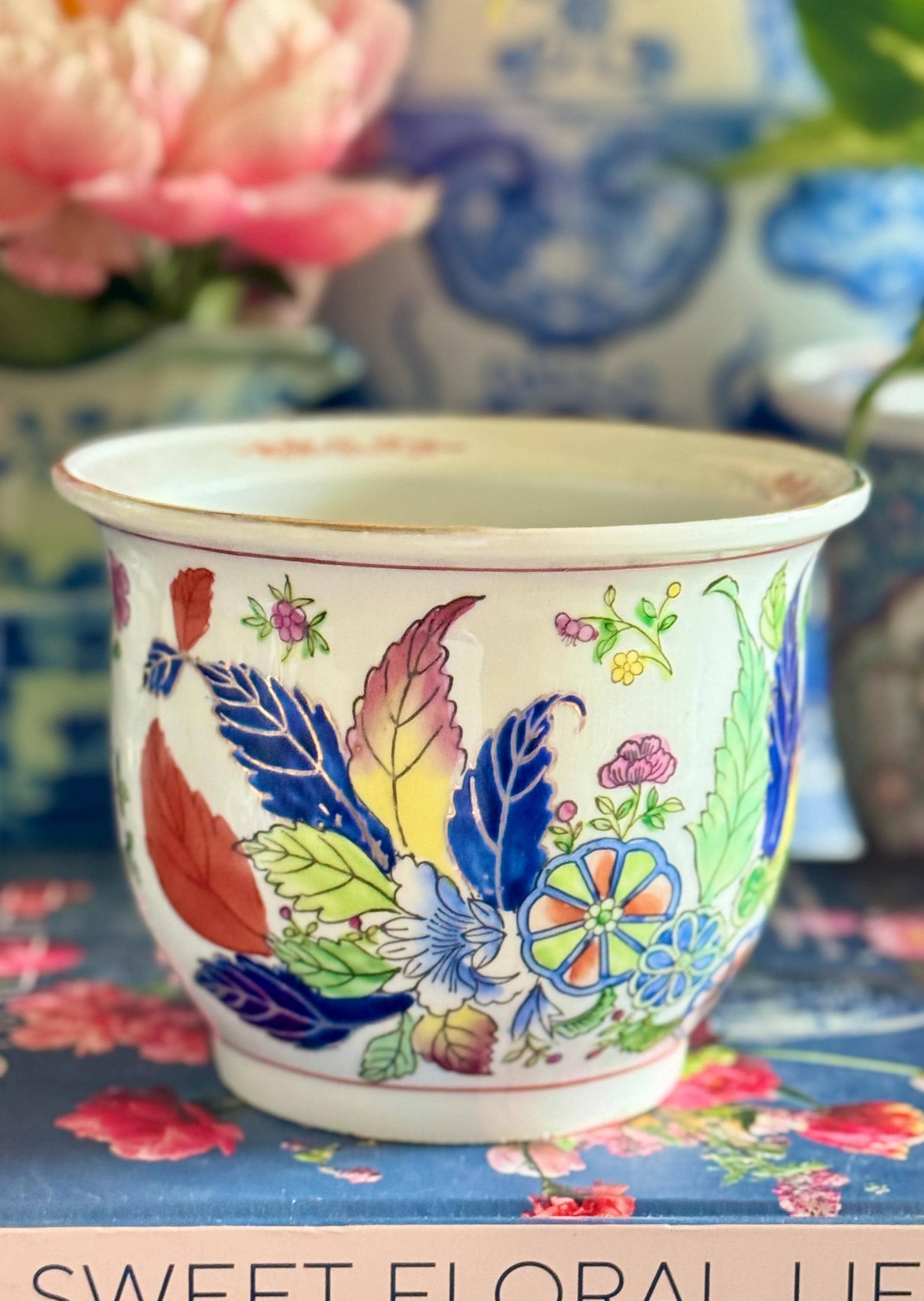 Tobacco Leaf Jardiniere/Planter