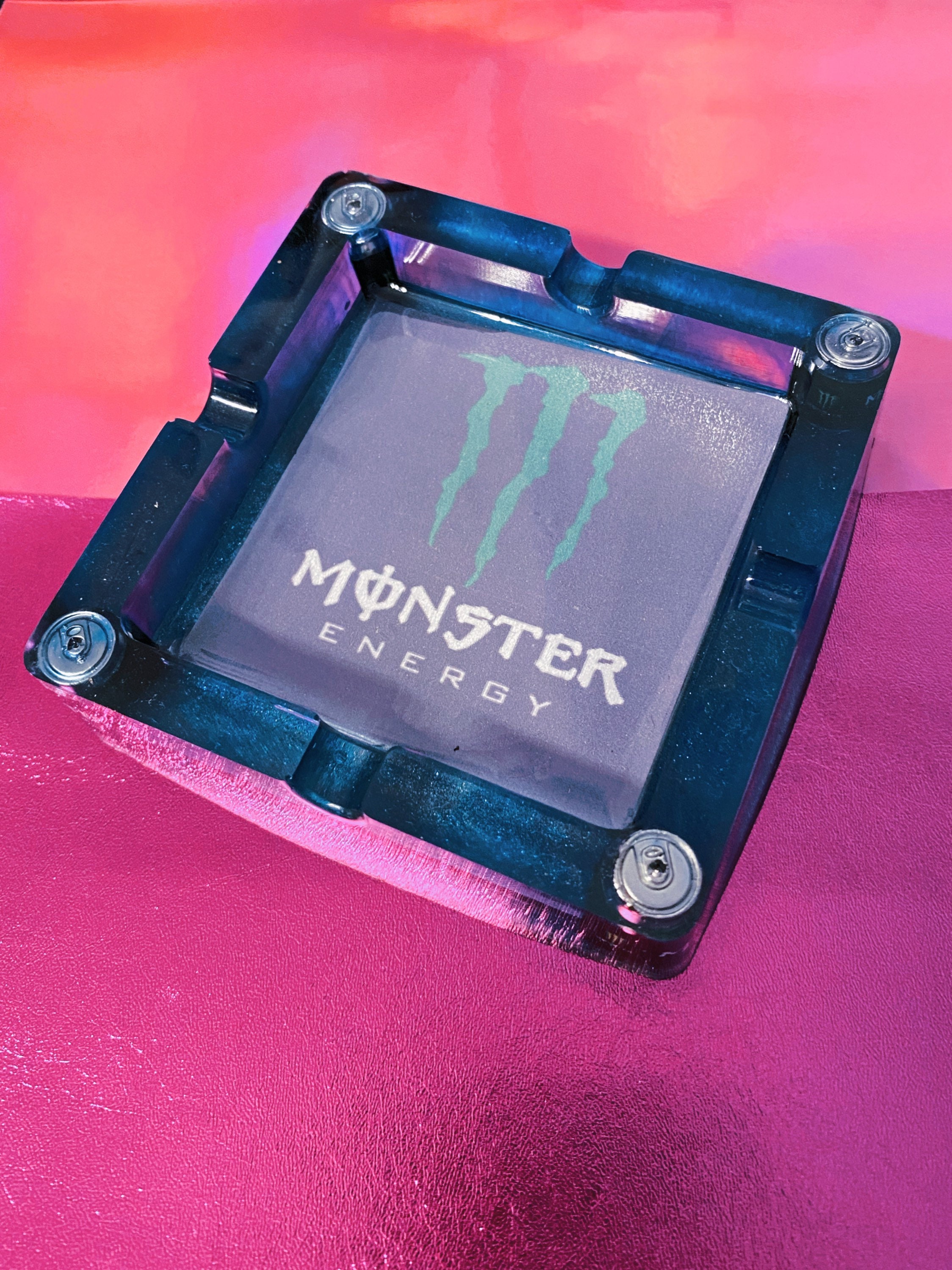 Cendrier en Résine Cannettes Monster Energy sur Commande