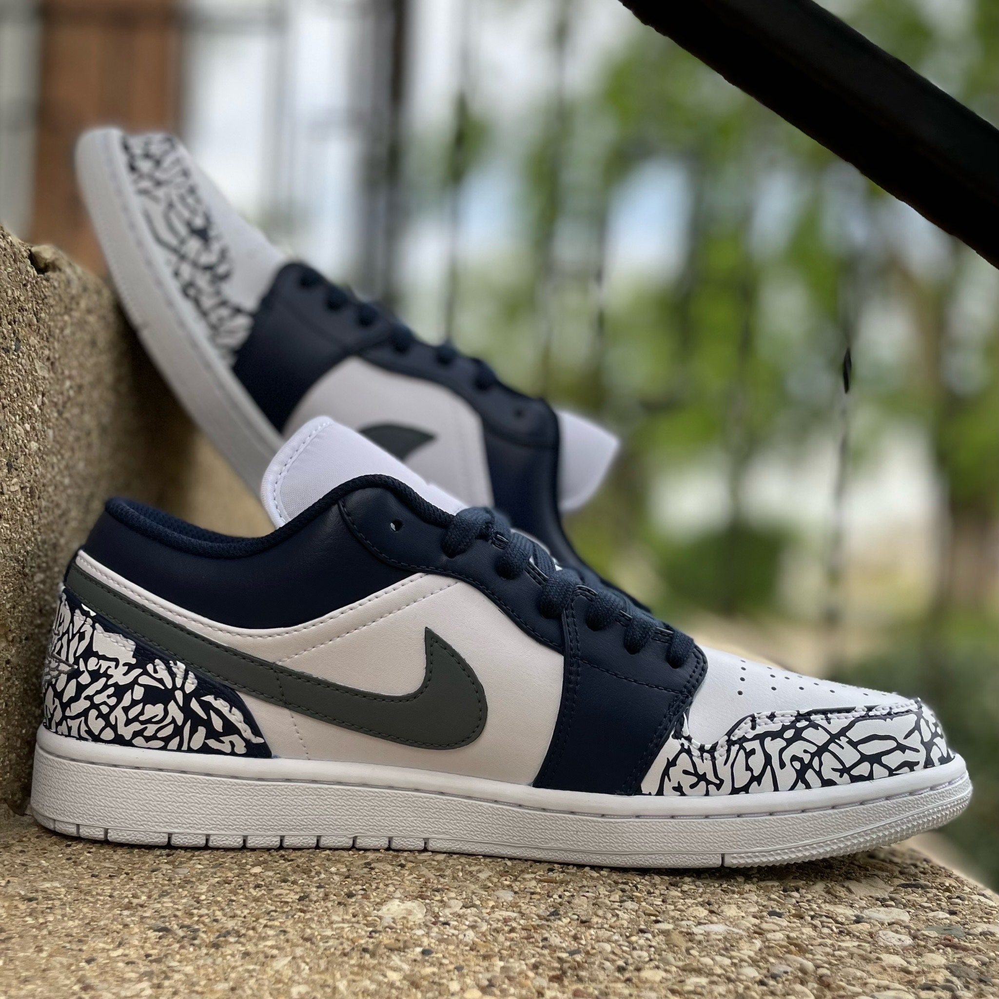 NIKE AIR JORDAN エレファントプリント シューズ USA9 2026年最新】エアジョーダン1エレファントの人気アイテム - メルカリ