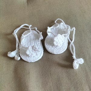 Tongs pour bébés blanches, sandales pour nouveau-nés au crochet, tongs à fleurs blanches, tenue dété Sandlies image 9