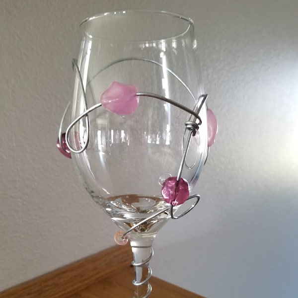 Decorative wire and bead wrapped wine glasses