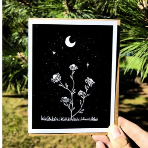 Carte de voeux fleurs et lune | Blanc à l'intérieur | Carte d'espoir, de remerciement, de croissance et de santé | Illustration du ciel nocturne