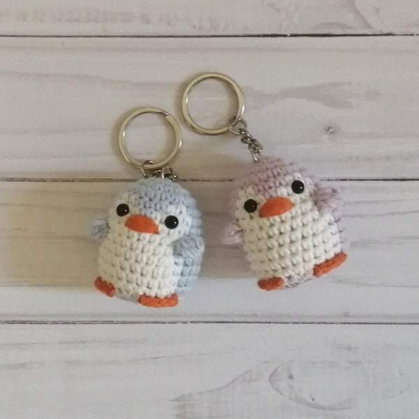 Porte-clés pingouin au crochet en peluche, idée cadeau d'anniversaire mignonne