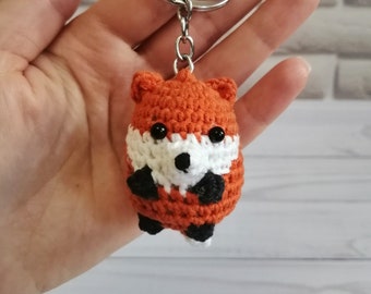 ミニクロシェキツネキーホルダー、手作りあみぐるみキツネチャーム
