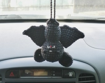 Carro de crochê com morcego pendurado: acessório gótico kawaii para carro