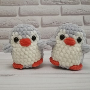 Crochet Penguin Plush: Handmade Amigurumi Desk Decor