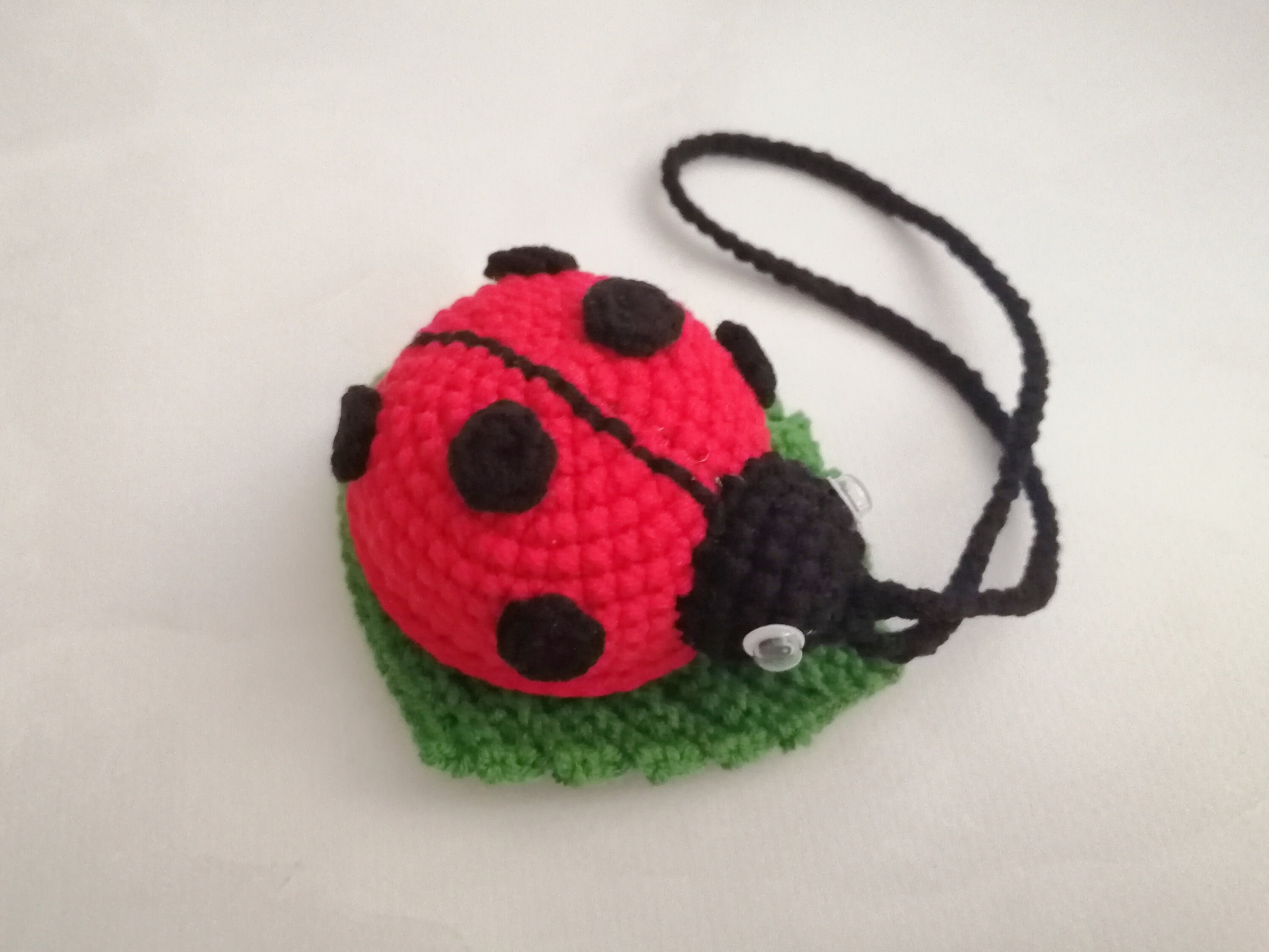 2 accessori da appendere all'uncinetto a forma di fragola, ornamenti per specchietto retrovisore da appendere, graziosi ornamenti per interni auto, casa, ufficio