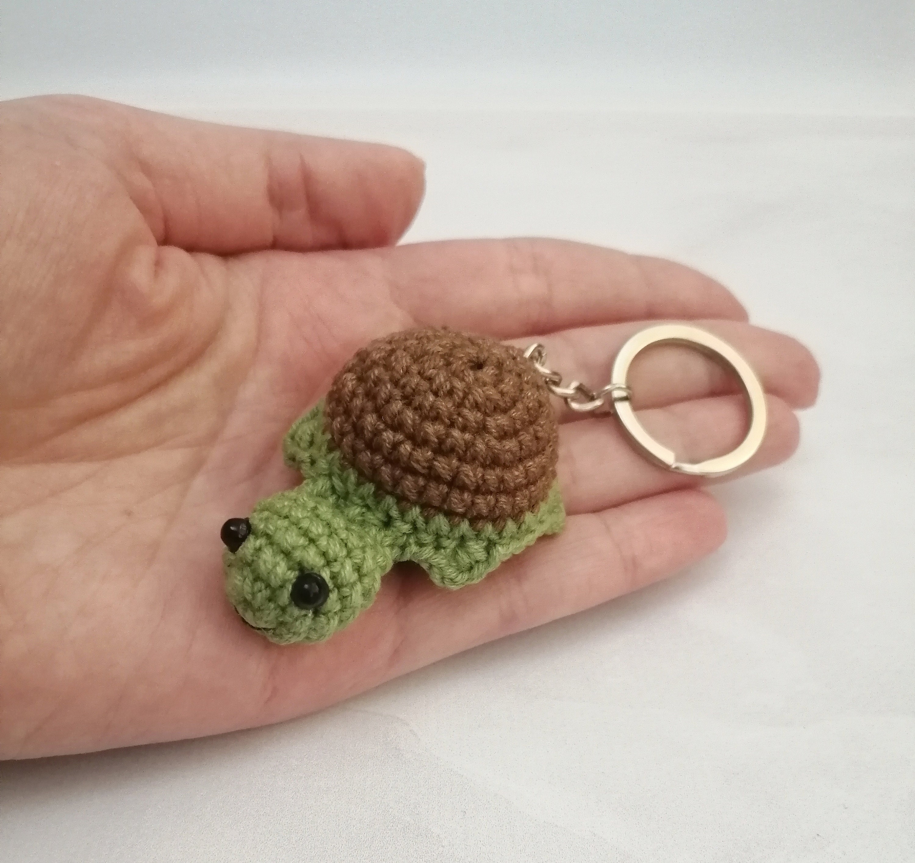 かぎ針編みのタートルキーホルダー：あみぐるみぬいぐるみバッグ