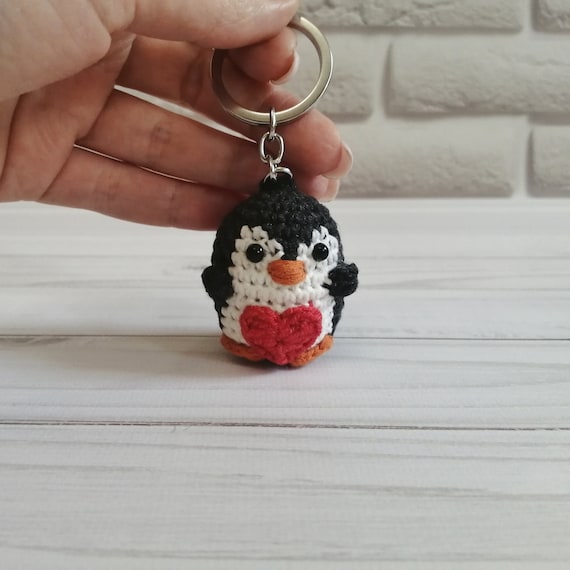 Portachiavi pinguino all'uncinetto regalo personalizzato per lui -   Italia