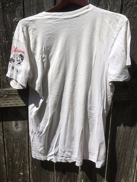 Vintage Delicious Vinyl T-shirt - Etsy 日本